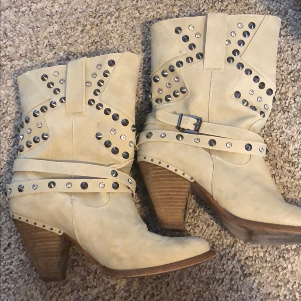 Tan boots size 9